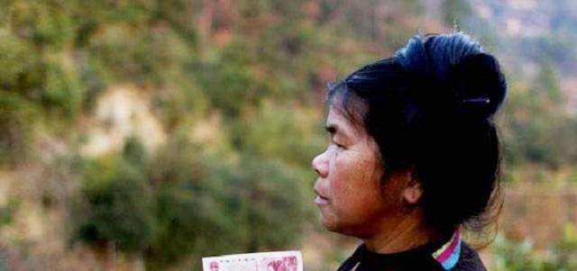 1987年发行的人民币，1块钱上的贵州女孩，如今生活如何？