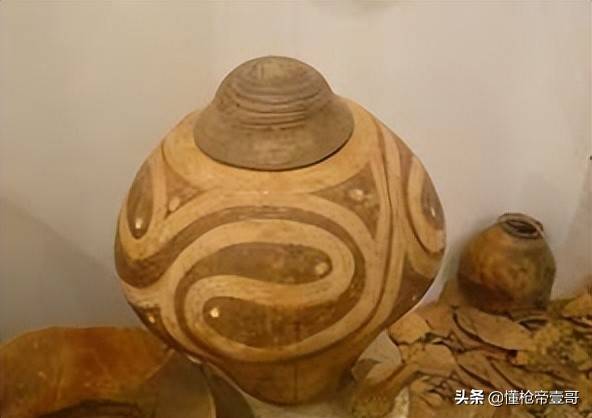 俄军缴获中国81版气枪？还有百年汤姆逊冲锋枪、莫辛纳甘